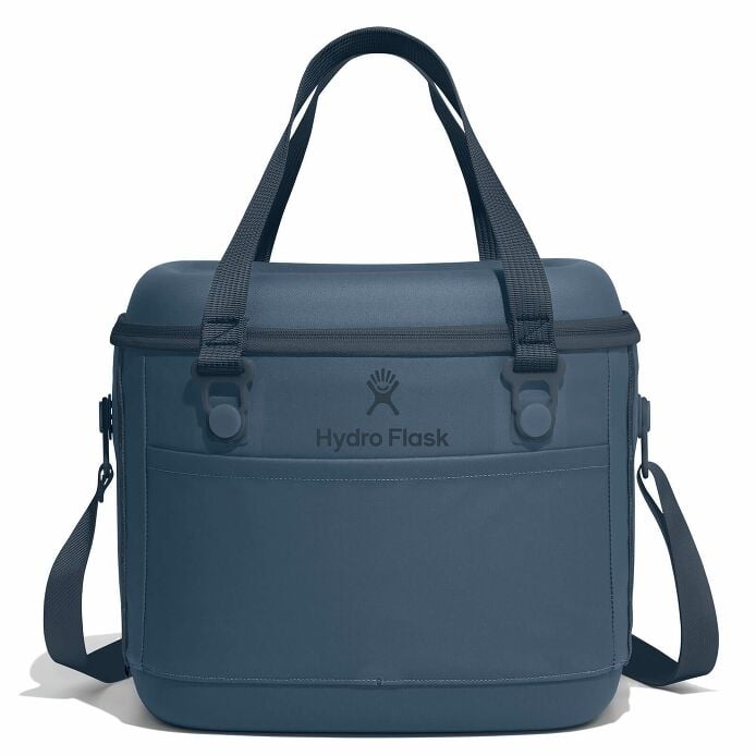 carryouttm-soft-cooler-15-l-p5 12pco384-carryout-cooler-15l-harbor-blue-straight_1.jpg