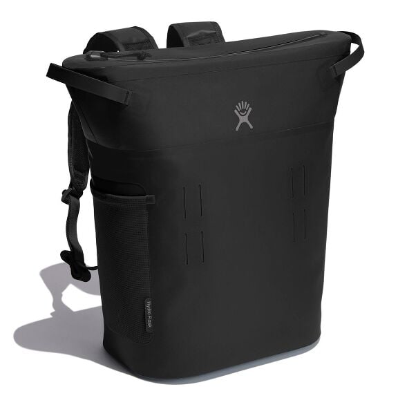 20-l-day-escapetm-pack-g0 20-l-day-escape-soft-cooler-pack-black-angled_1_1.jpg