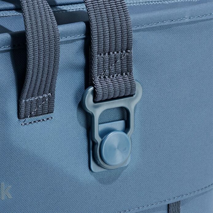 carryouttm-soft-cooler-tote-20-l-v3 250815_hydro_cooler_details_14838_2_4.jpg