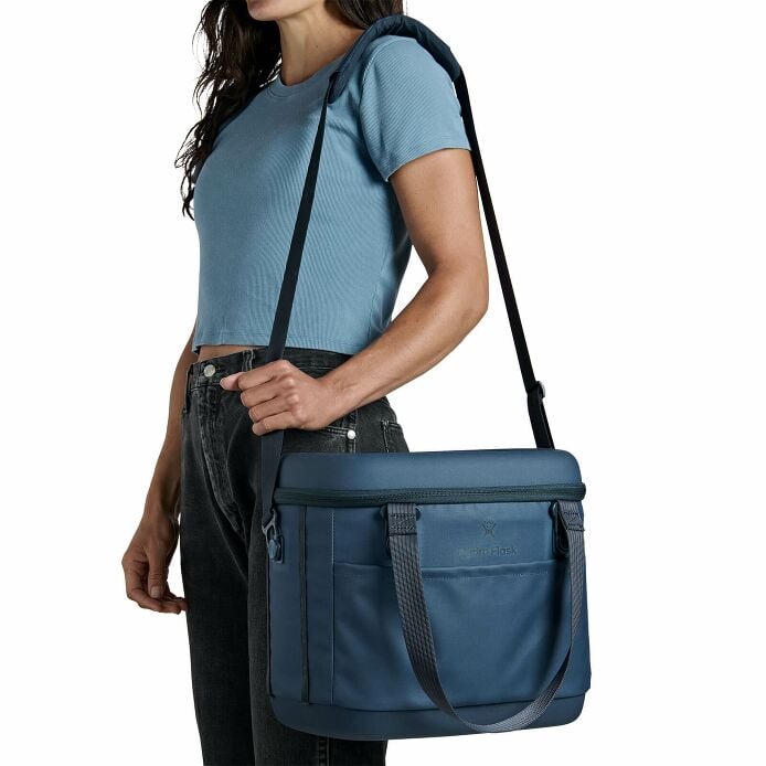 carryouttm-soft-cooler-15-l-p5 250815_hydro_s26_hb_14556_6.jpg