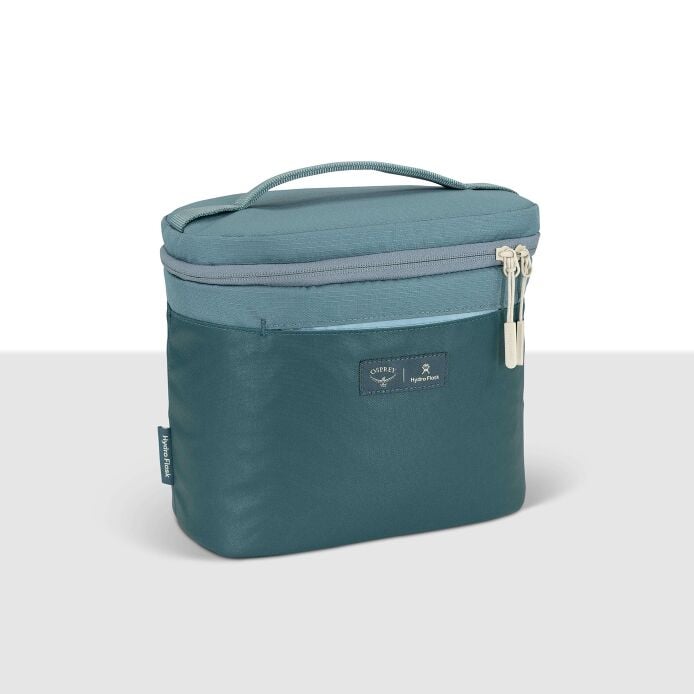 osprey-axis-x-hydro-flask-campus-essentials-bundle-w2 axisxhydroflask_s26_detail1_cascadeblue_10007249_1.jpg