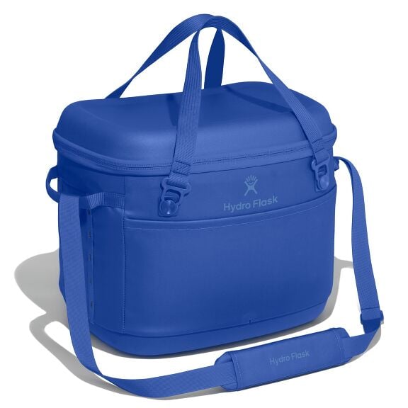carryouttm-soft-cooler-30-l-f9 cpco382_carryout_cooler_30l_capri_blue_angled_1.jpg