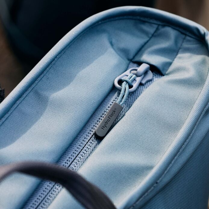 carryouttm-soft-cooler-tote-20-l-v3 hf_carryout_bouwer_d1_l1_torrey_pines_still_life_0112_9.jpg