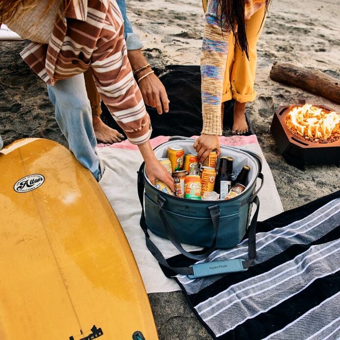 carryouttm-soft-cooler-30-l-f9 hf_carryout_bouwer_d1_l2_stone_steps_6289_2.jpg
