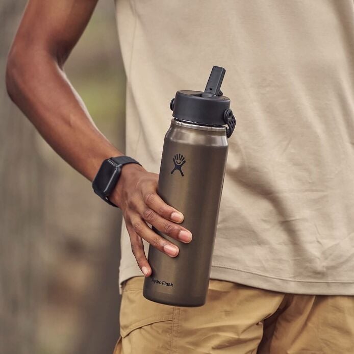 32-oz-lightweight-flex-straw-bottle-y1 hf_s26_lightweight_mcinnis_6345_2_3.jpg