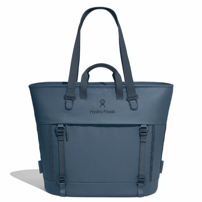 carryouttm-soft-cooler-tote-30-l-n5 maxiit384-carryout-tote-30l-harbor-blue-straight.jpg
